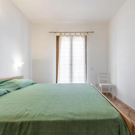 Roberta Apartment *