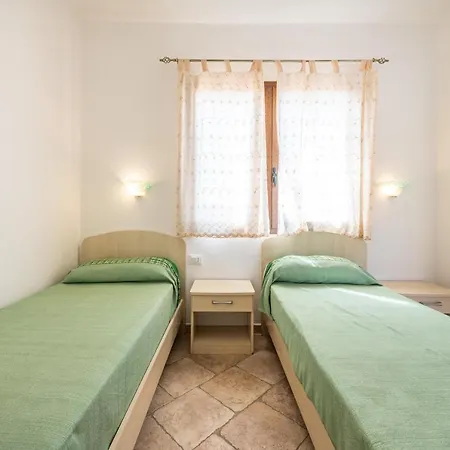 Roberta Apartment
